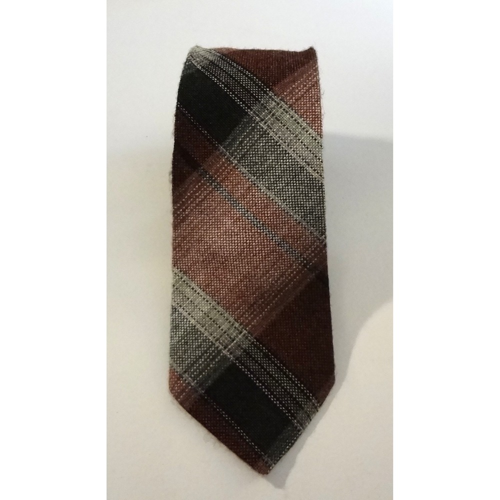 Wembley Mens Necktie Plaid‎ Red Black Gray Textured tie